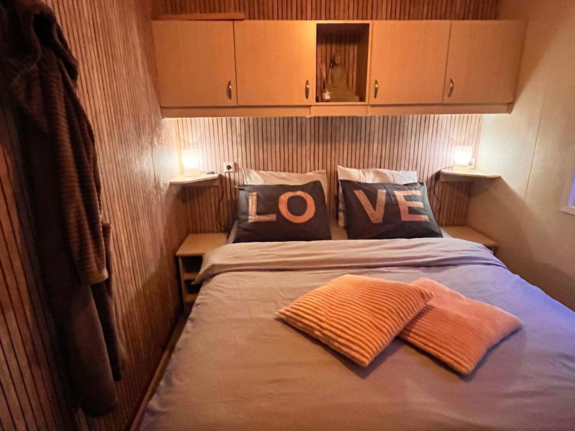 Het Verwende Nest Lodge, Wellness Lodge, Hottub & Sauna ฟัวร์เธาเซอ ห้อง รูปภาพ